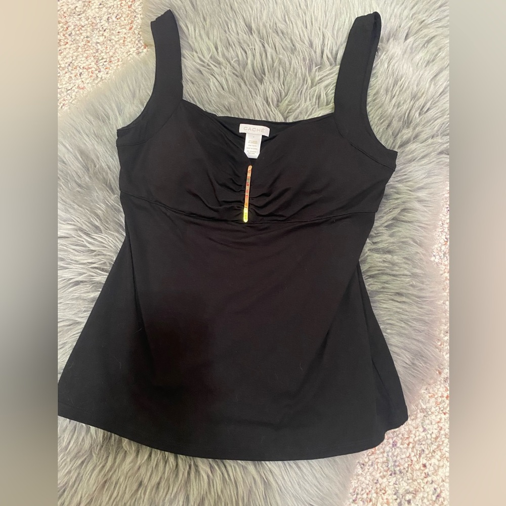 Black Cache top
